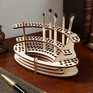 Organizador de escritorio de madera de varios niveles para pinceles de maquillaje y plumas.