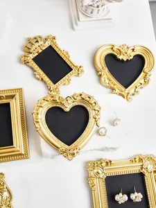 Vintage goldene Miniatur-Bilderrahmen im Victoria-Stil für Fotografie-Requisiten-Deko.