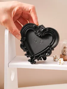 Mini marco de fotos vintage negro en forma de corazón sostenido para decoración creativa DIY