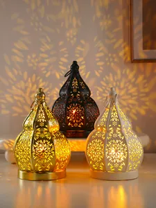 Set van drie decoratieve holle ijzeren kalebas kaarsenhouders met warme lichtprojectie