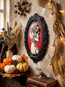 Gotisches Skelett-Lady-Kamee-Wandrelief im schwarzen verzierten Rahmen für Halloween-Deko.