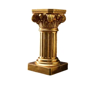 Elegante columna romana dorada vintage para fotografía de joyas y perfumes accesorios
