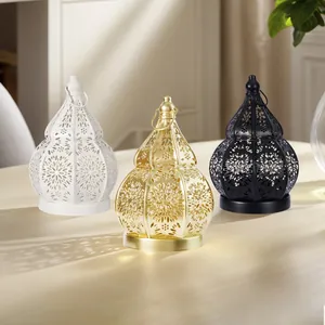 Vintage holle kalebas ijzeren kandelaars in wit, goud en zwart voor huiselijke sfeer