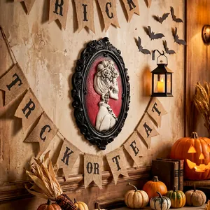 Vintage Gothik Wandbehang mit Skelett-Relief in schwarzem Schnitzrahmen für Halloween Deko