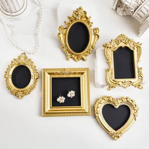Elegante Mini-Goldrahmen im viktorianischen Stil für Schmuckfotografie und Vintage-DIY-Dekor