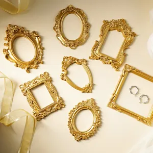 Cadre Décoratif Rétro Européen en Relief Doré Accessoires de Photographie Ornement en Résine de Style Baroque