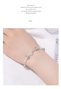 Vista dettagliata di un bracciale a ramo placcato argento con perle di pietra di luna