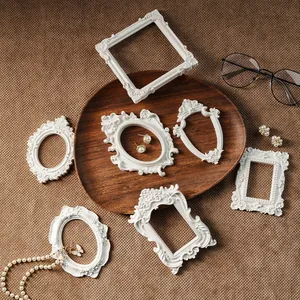 Set aus weißen Mini-Harz-Fotorahmen im Vintage-Stil für Fotografie und Heimdekoration