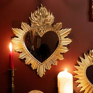 Specchio da parete gotico cuore sacro dorato fiammeggiante decorativo