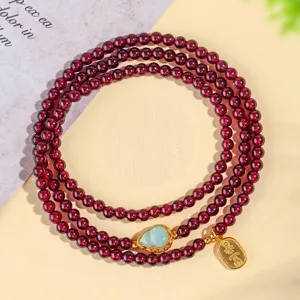 Elegante bracciale a tre giri in granato naturale 4mm con ciondolo giada verde