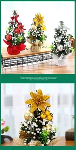 Detailansicht eines 20 cm großen Mini-Weihnachtsbaums mit goldenem Stern und Kugeln