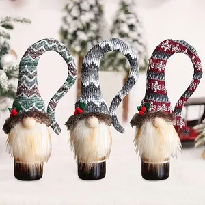 Set de 3 fundas de botellas de vino de gnomo navideño con gorros de punto y barbas