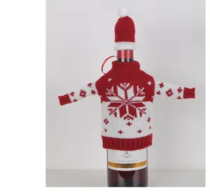 Gestrickte Weihnachts-Weinflaschenhülle mit rotem Schneeflocken-Pullover