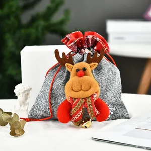 Bolsa de regalo de Navidad de lino con cordón, muñeco de reno 3D y cascabel dorado