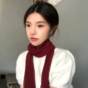Elegante sciarpa di seta bordeaux a pois per donna, accessorio retrò con nastro lungo