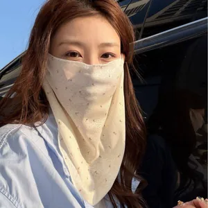 Masque de protection solaire en soie glacée à imprimé floral avec voile de cou femme