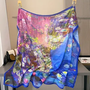 Pañuelo floral pintura impresionista en gasa translúcida azul y rosa