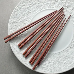 Japanisches Retro Rotes Sandelholz Essstäbchen Set Rutschfeste Spitze Massivholz Wiederverwendbar Für Sushi Haus Geschirr