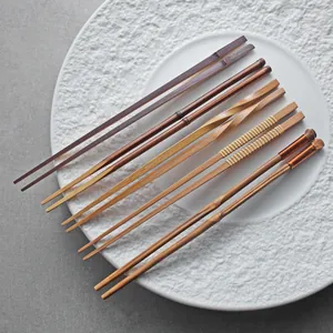 Set mit 5 japanischen Vintage-Bambus-Essstäbchen aus karbonisiertem Holz mit Design