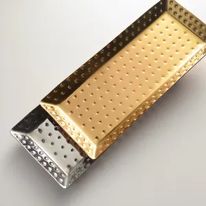Elegante rechthoekige gehamerde roestvrijstalen schalen in goud en zilver voor decor