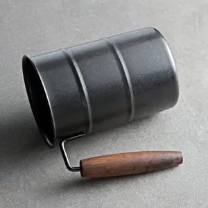 Tasse industrielle vintage en acier inoxydable noir avec poignée en bois rustique pour camping