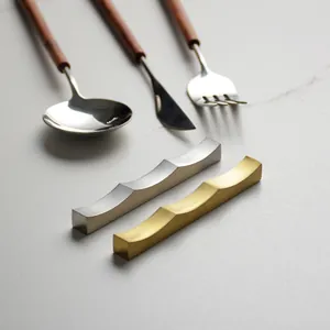 Repose-baguettes élégant en acier inoxydable doré et argenté pour décoration de table