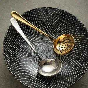 Elegantes Set aus kleinen Schöpfkellen aus Edelstahl 304 in Gold und Silber mit Sieb.