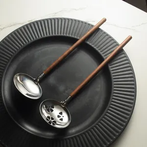 Professionele 304 roestvrijstalen lepelset met elegante houten handvaten voor de keuken