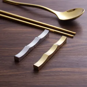 Repose-Baguettes Nordique en Acier Inoxydable Poli Miroir Forme de Vague Porte-Cuillère Support d'Ustensiles Créatif pour Table