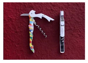 Gedetailleerd overzicht van camouflage roestvrijstalen multifunctionele wijnkurkentrekker