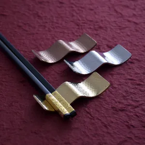 304 Stainless Steel Hammered Chopstick Rest Creative Wave Design Chopstick Holder Japanese Style Mirror Matte Finishes Dining Table Accessories