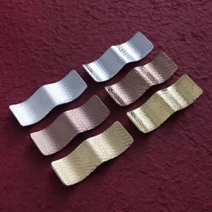 Elegant Japanese style 304 stainless steel hammered wavy chopstick rest set for dining