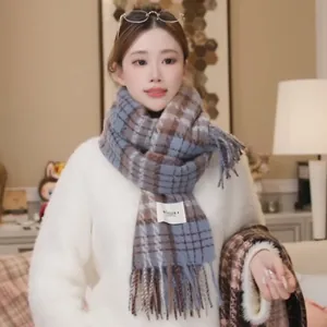 Bufanda de invierno gruesa a cuadros azules y marrones para mujer con flecos suaves
