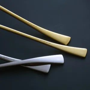 Elegant long-handled 304 stainless steel soup spoons in gold and silver finish