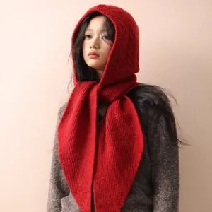 Sciarpa con cappuccio rossa in maglia balaclava per calore e protezione invernale totale