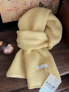 Weicher Schal aus 100% australischer Wolle, gestrickt in Cremegelb