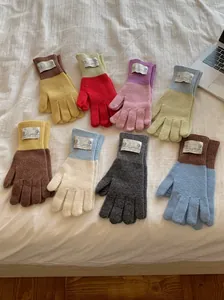 Variété de gants en laine tricotés colorés de style rétro coréen pour l'hiver chaleureux
