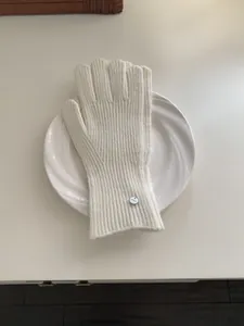 Solid color knitted wool glove in cream white, minimalist Korean style winter accessory