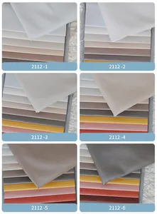 Detailansicht wasserdichter Kunstleder-Stoffmuster in verschiedenen Farben für Sofas