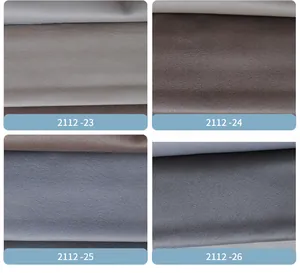 Nahaufnahme von Texturen und Farben von vier wasserdichten technischen Polsterstoffproben