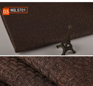 Makroansicht von verdicktem braunem Leinenstoff mit detailliertem Rattan-Webmuster