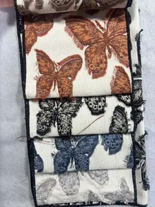 Vue détaillée du motif papillon stéréoscopique sur les tissus jacquard en chenille