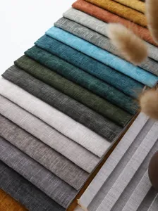 Vista detallada de muestras de tela de tapicería de chenilla gruesa lisa