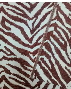 Tessuto jacquard ciniglia con stampa zebra di lusso moderno per cuscini divano dettaglio.