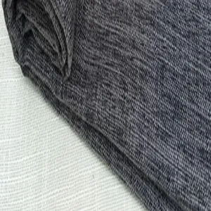 Gros plan sur un tissu en coton et lin flammé montrant la texture tissée pour le bricolage.