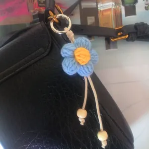Portachiavi fiore all'uncinetto blu fatto a mano ciondolo borsa accessori regalo