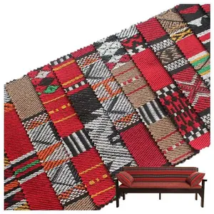 Primo piano di tessuto jacquard in stile etnico per rivestimenti di divani e cuscini