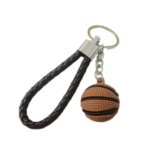 Llavero deportivo de baloncesto con correa de cuero trenzado y balón de PVC 3D