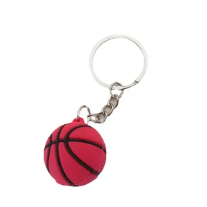 Llavero creativo de baloncesto 3D rosa hecho de goma de PVC suave para deportistas