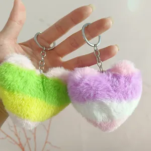 Porte-Clés Cœur en Peluche Dégradé Arc-en-Ciel Pendentif de Sac Cœur Moelleux Accessoire de Voiture Cadeau Femme